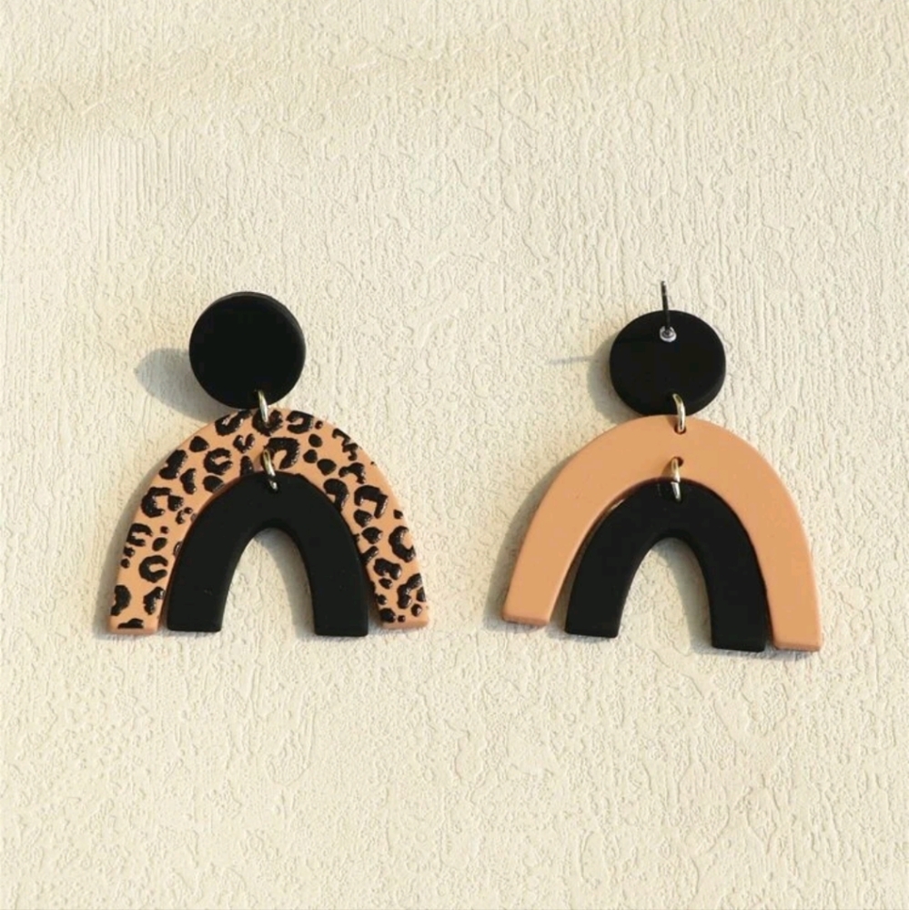 Leopard Print Rainbow Earrings - Picture 4 of 4